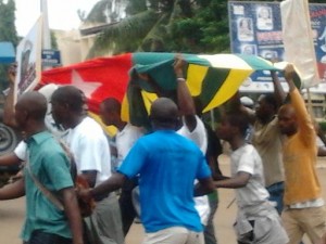 Article : Togo : Le CST maintient la pression Nouvelle manifestation